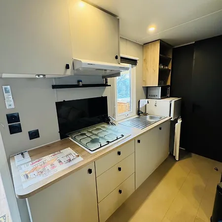 Kamp alanı Mobil-home Moderne Avec Cuisine Exterieure A Golfe De Saint-tropez