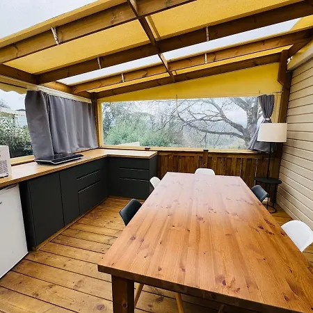 Mobil-home Moderne Avec Cuisine Exterieure A Golfe De Saint-tropez Camping